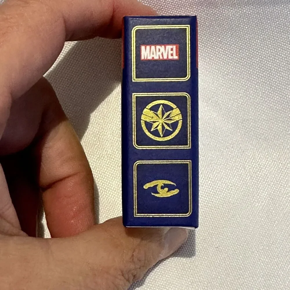 Captain Marvel : The Tiny Book of Earth's Mightiest Hero, Hardcover by Reed, …